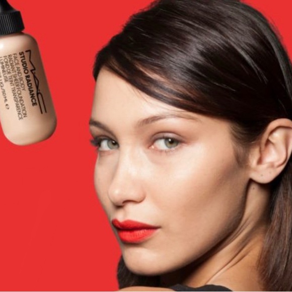 MAC Studio Radiance Face & Body Foundation W3 - Picture 5 of 12